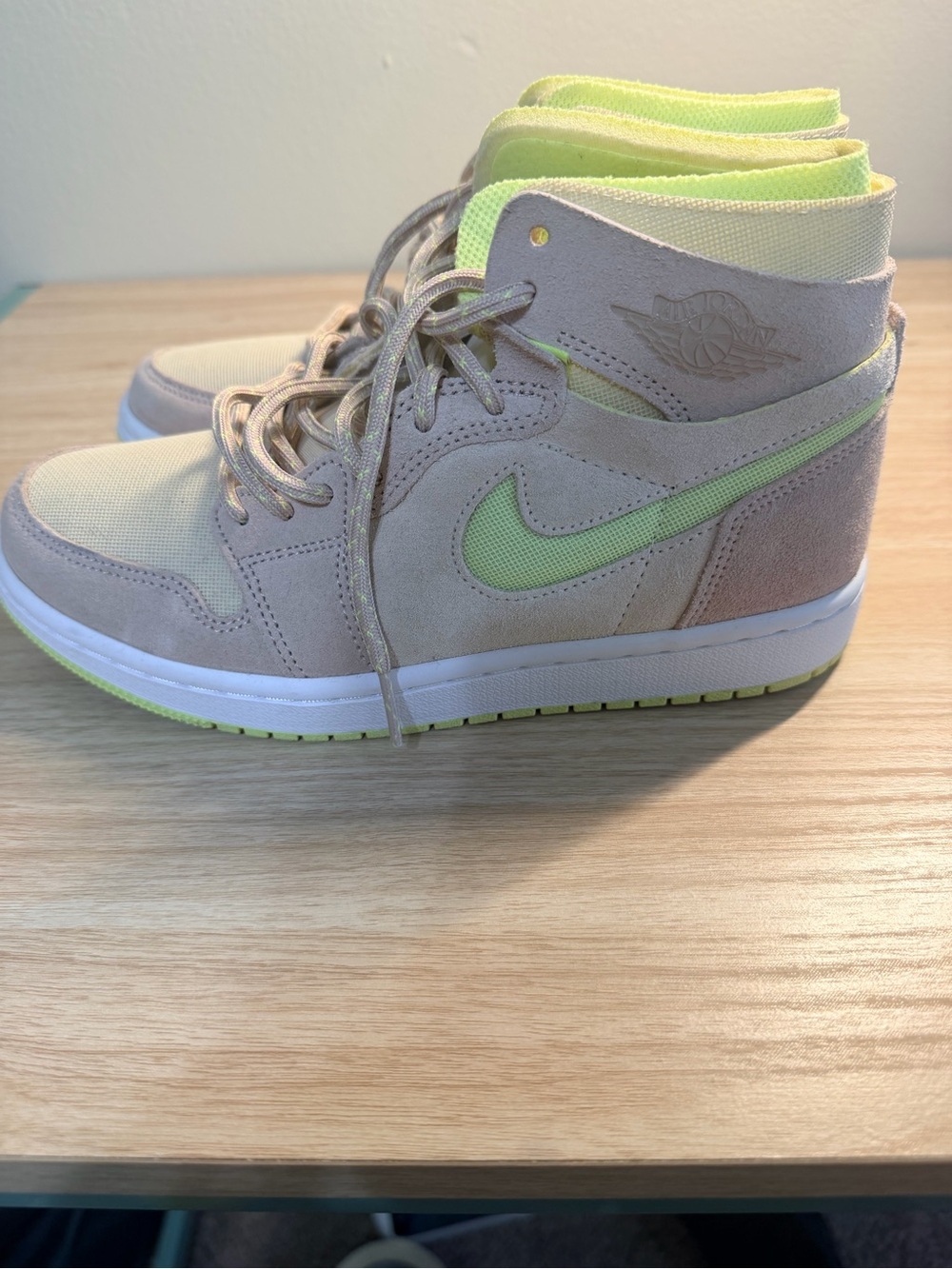 Jordan Air Jordan 1 Zoom CMFT Kids Sneakers - Fossil Beige with Volt - Picture 3 of 5
